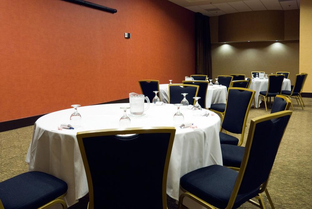 Holiday Inn Express Hotel & Suites Columbia-Fort Jackson By Ihg Bagian luar foto