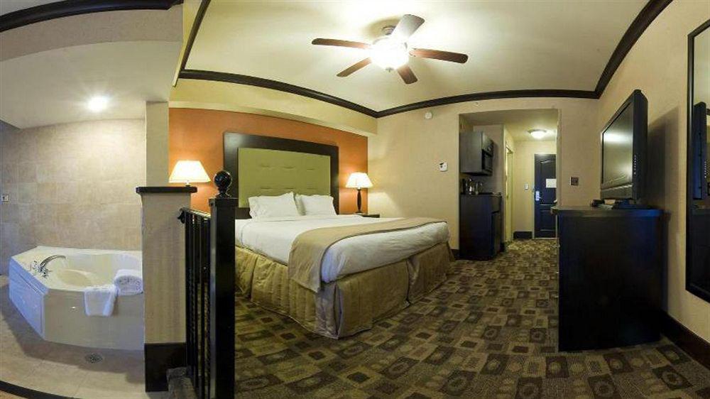 Holiday Inn Express Hotel & Suites Columbia-Fort Jackson By Ihg Bagian luar foto