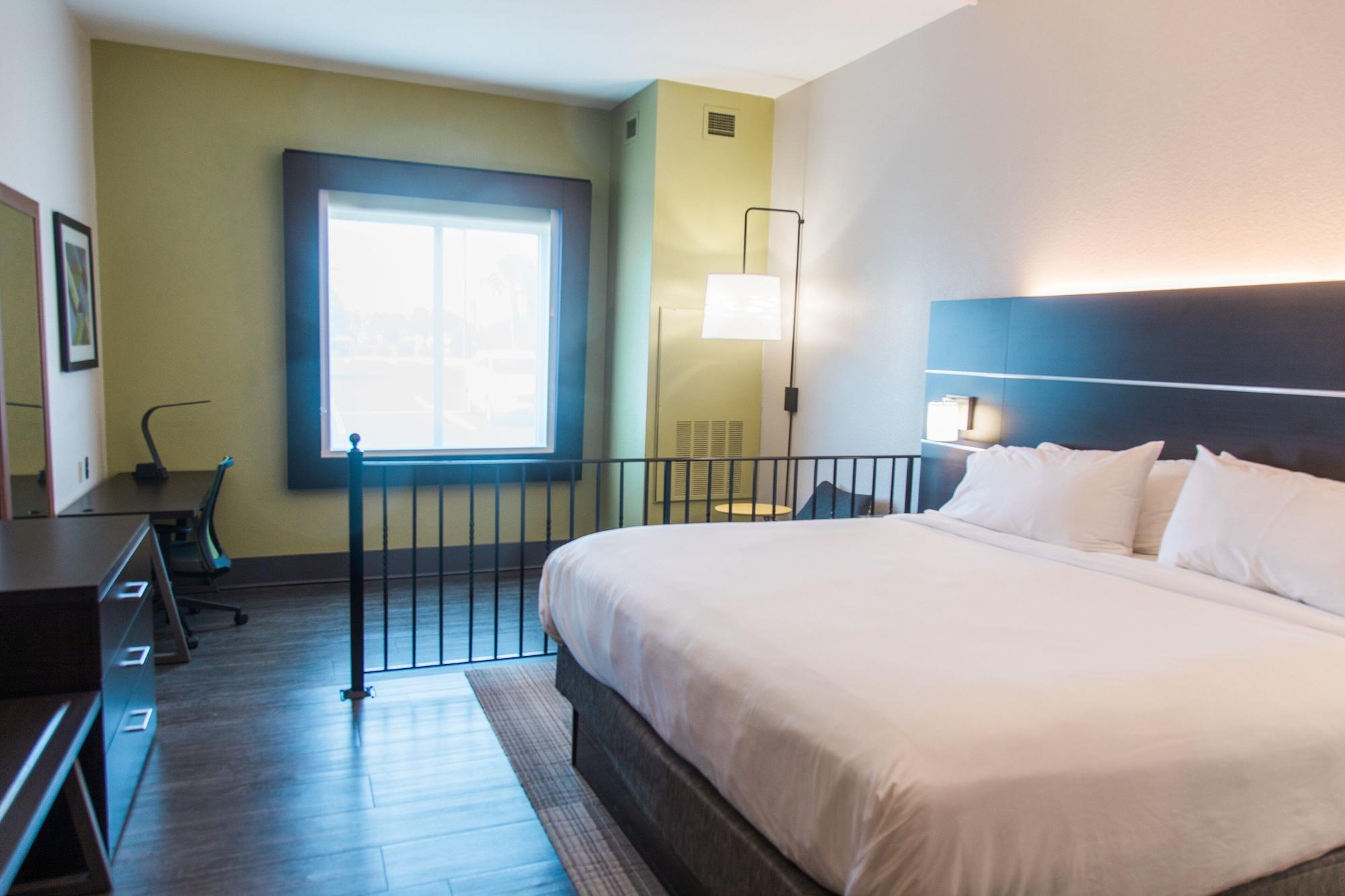Holiday Inn Express Hotel & Suites Columbia-Fort Jackson By Ihg Bagian luar foto