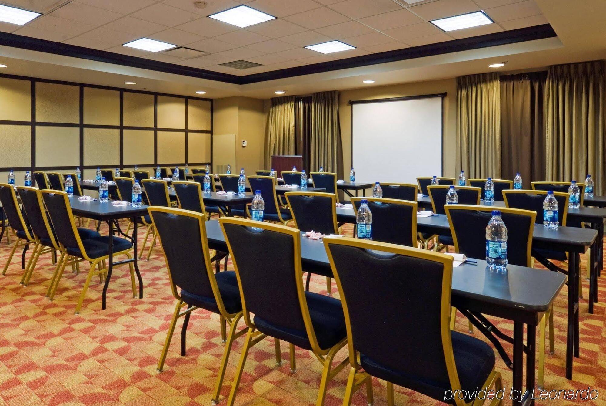 Holiday Inn Express Hotel & Suites Columbia-Fort Jackson By Ihg Bagian luar foto