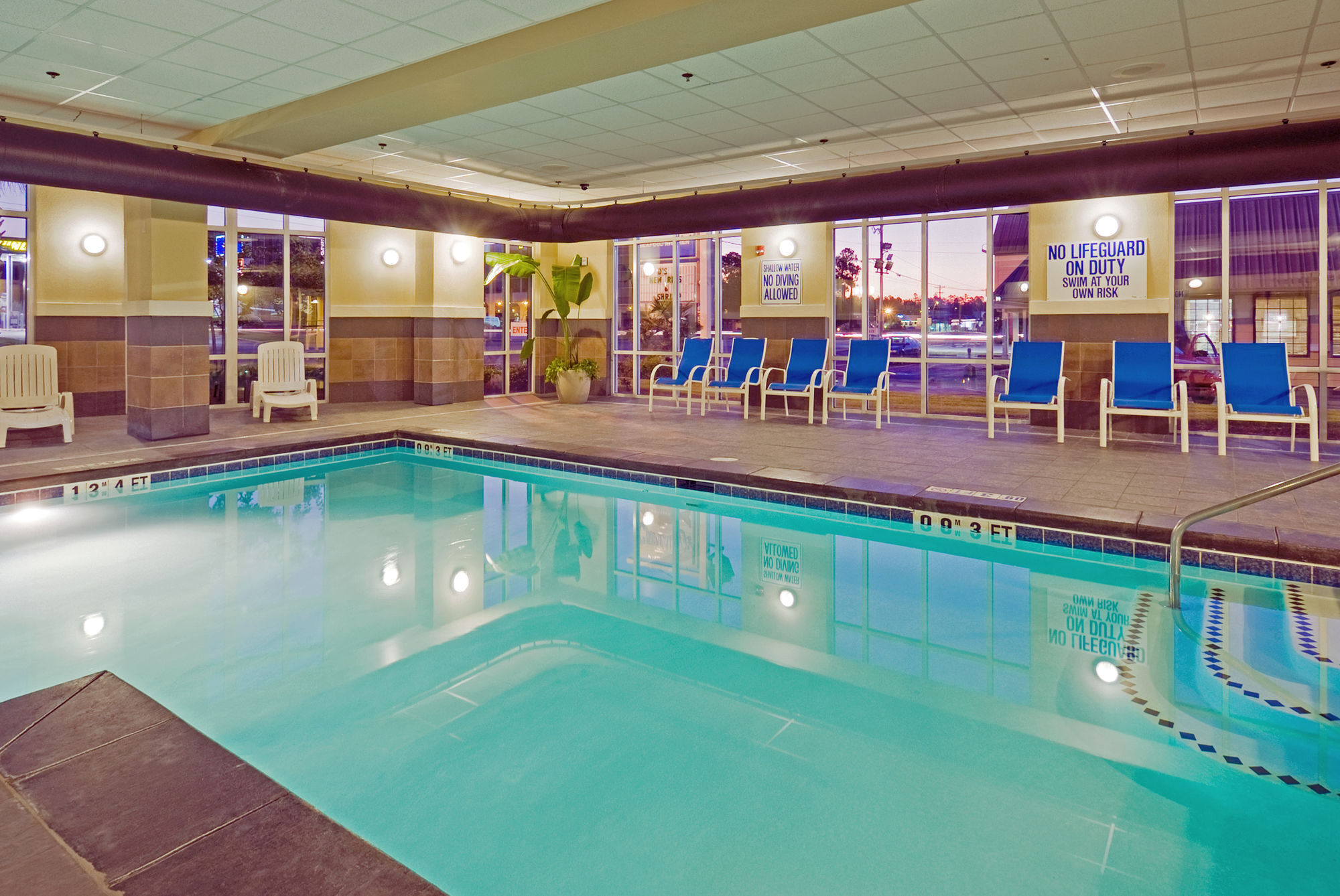 Holiday Inn Express Hotel & Suites Columbia-Fort Jackson By Ihg Bagian luar foto