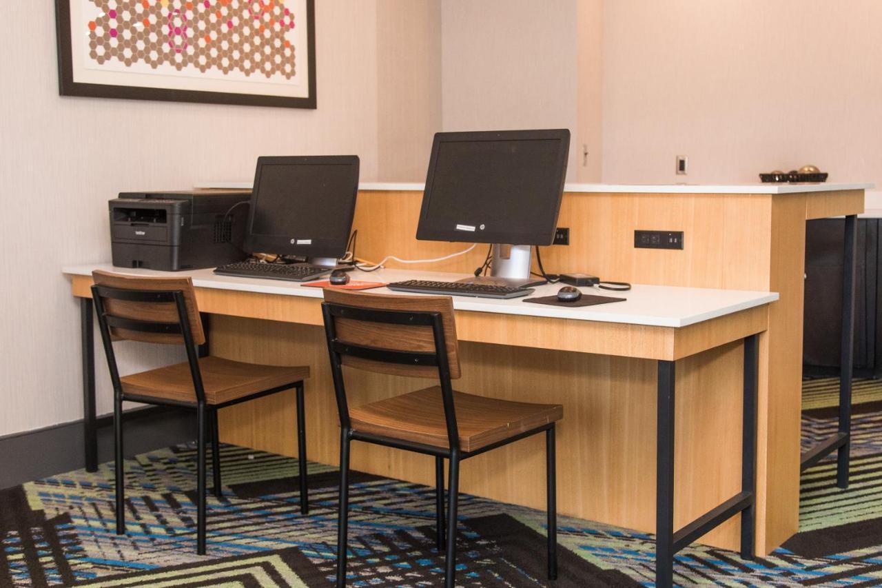 Holiday Inn Express Hotel & Suites Columbia-Fort Jackson By Ihg Bagian luar foto