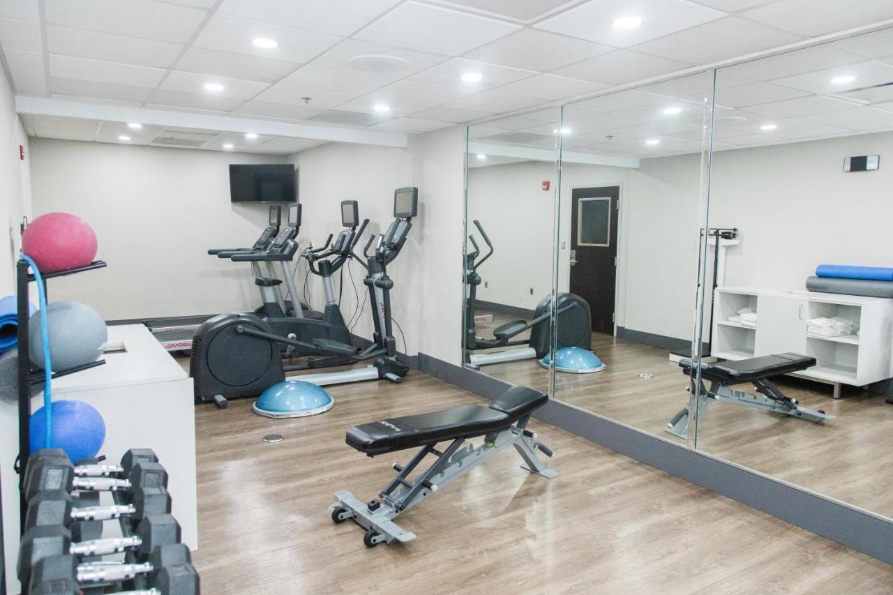 Holiday Inn Express Hotel & Suites Columbia-Fort Jackson By Ihg Bagian luar foto
