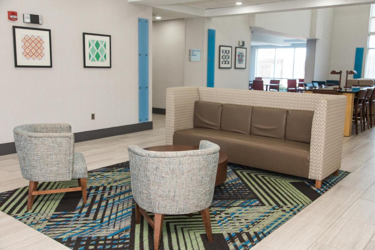 Holiday Inn Express Hotel & Suites Columbia-Fort Jackson By Ihg Bagian luar foto