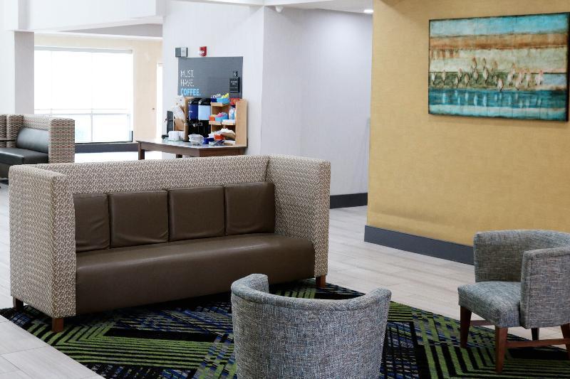 Holiday Inn Express Hotel & Suites Columbia-Fort Jackson By Ihg Bagian luar foto