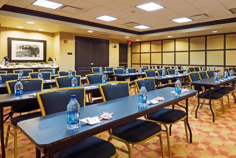 Holiday Inn Express Hotel & Suites Columbia-Fort Jackson By Ihg Bagian luar foto