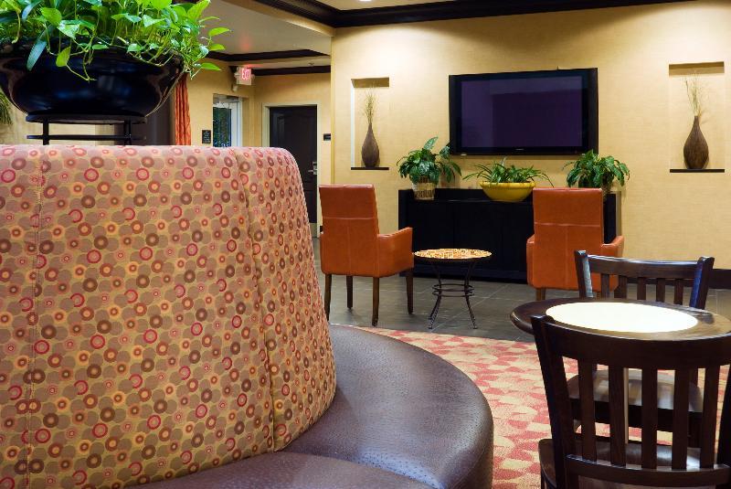 Holiday Inn Express Hotel & Suites Columbia-Fort Jackson By Ihg Bagian luar foto